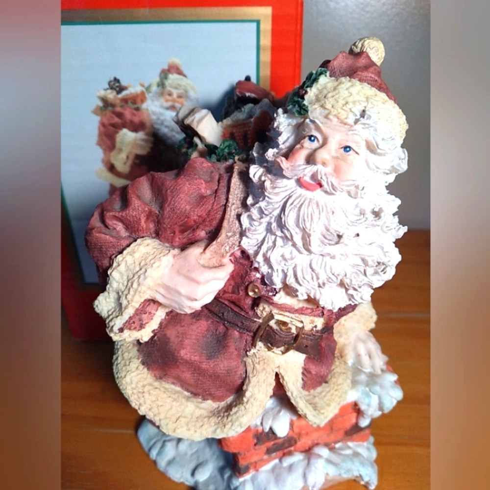 Kirklands Collectible Santa on Chimney 7" Hand Crafted Resin 1993